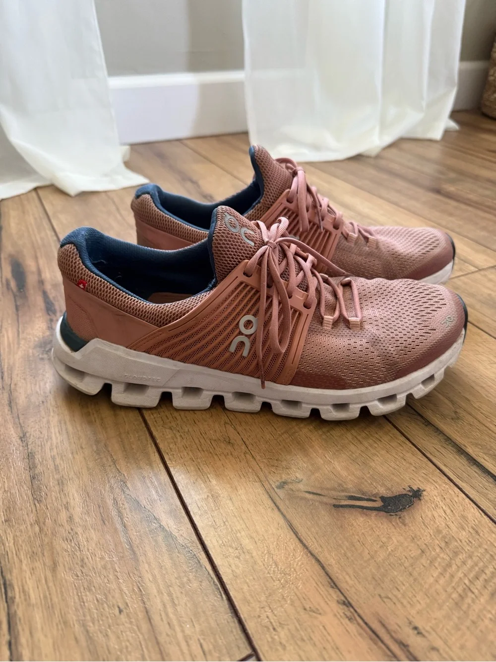 On Cloud Running Shoes in Dusty Rose - Picture 2 of 7